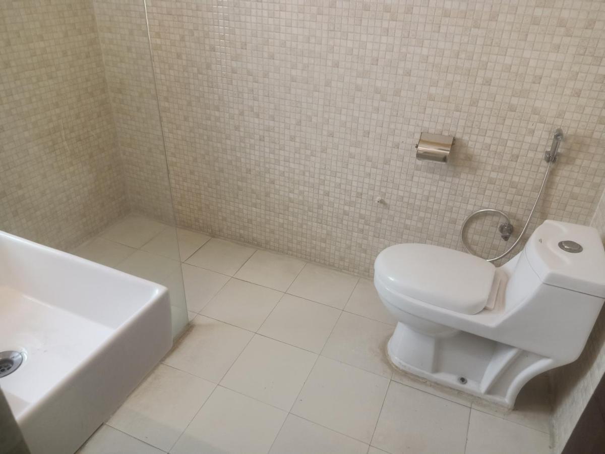 Hotel The Am Bliss Gurgaon Bagian luar foto
