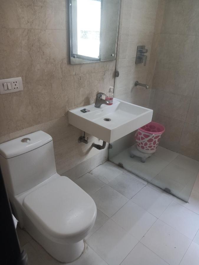 Hotel The Am Bliss Gurgaon Bagian luar foto